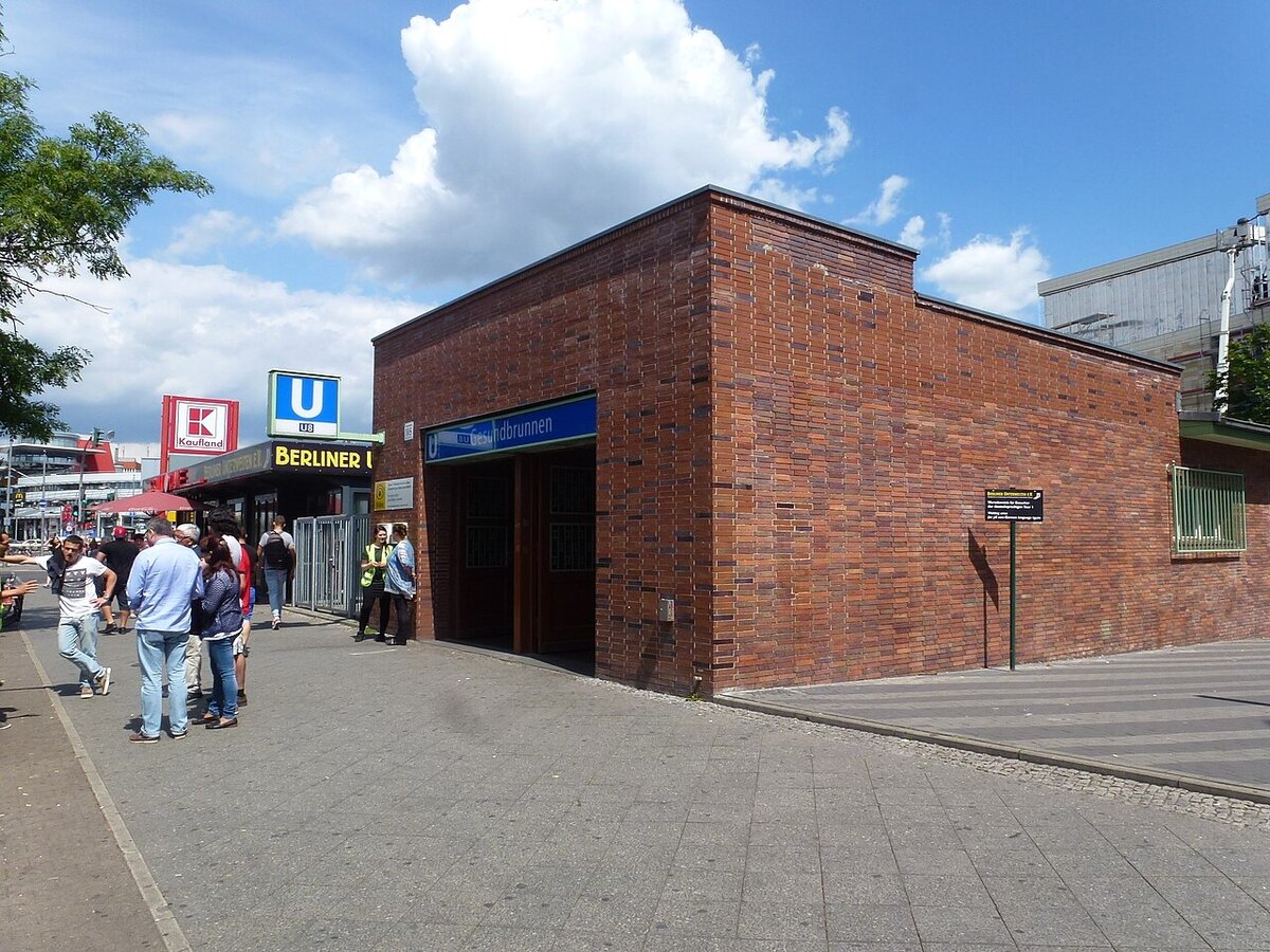 Eingang zu den Berliner Unterwelten am U-Bahnhof Gesundbrunnen