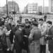 US and GDR military personal negotiate at Checkpoint Charlie, 26 Oct. 1961