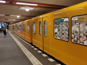 U-Bahnhof Schwartzkopffstraße (U6)