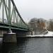 Glienicker Brücke hergerichtet als Grenze von 1962 für Spielbergs Bridge of Spies, mit DDR-Emblem und Kunstschnee, November 2014