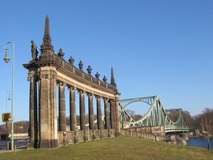 Glienicker Brücke von der Potsdamer Seite aus gesehen, ehemaliger Ost-West-Grenzübergang