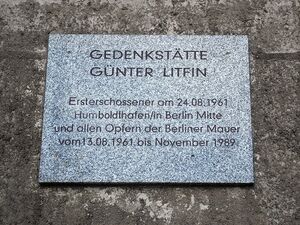Gedenkstein am Türmchen der Gedenkstätte Günter Litfin