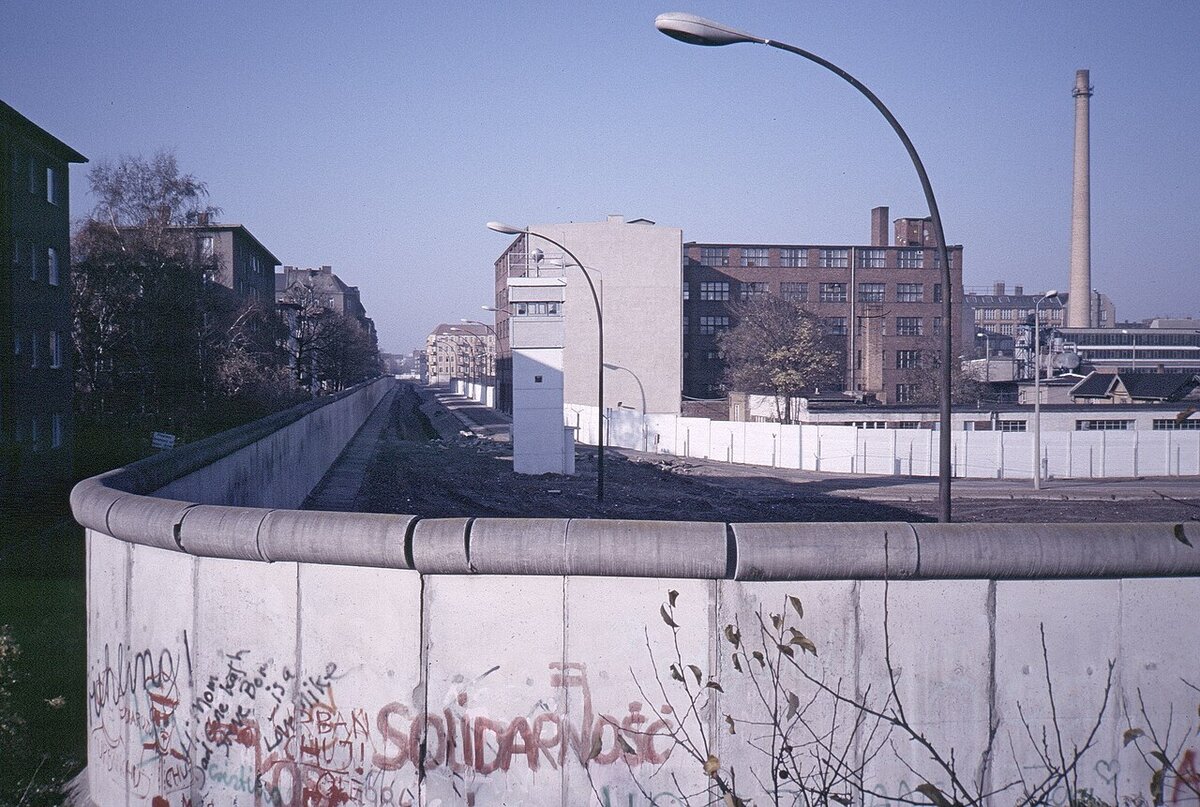 The Berlin Wall on Heidelberger Straße, 1986