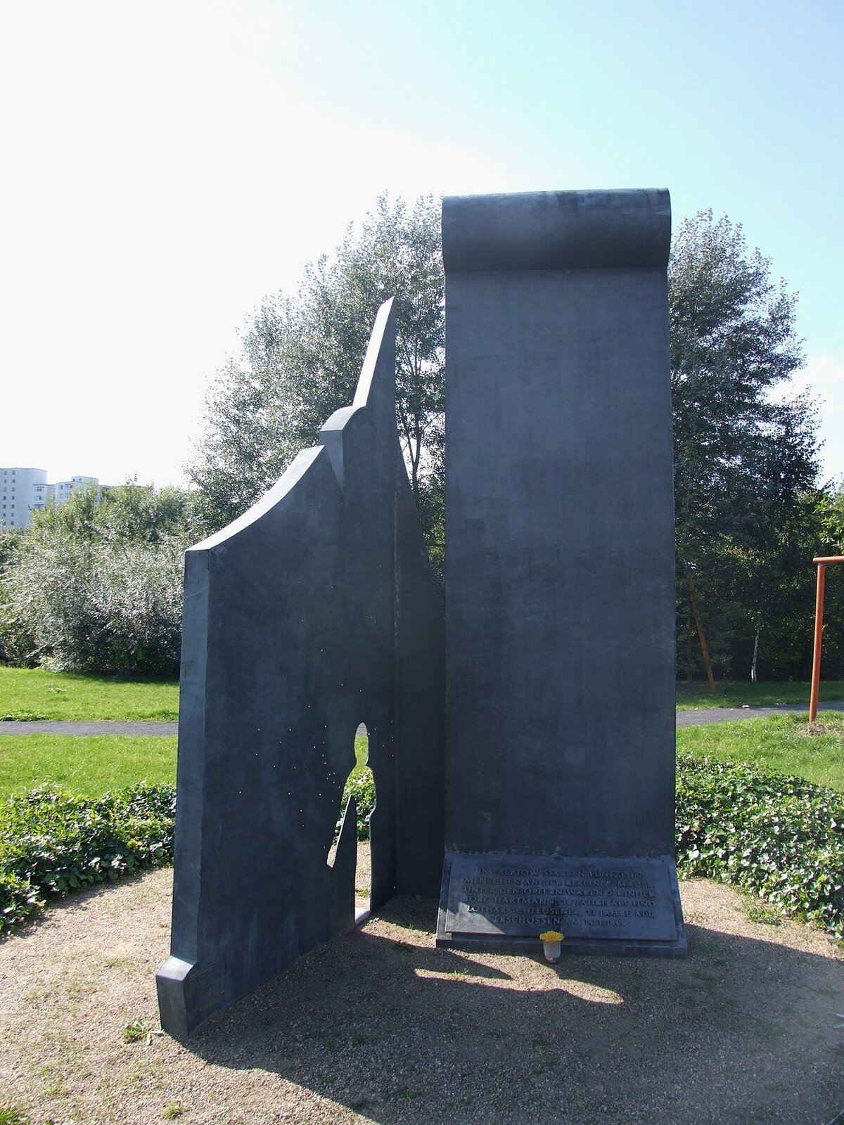 Denkmal für die 15 Treptower Opfer, die an der Berliner Mauer starben
