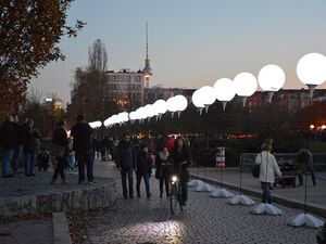 Lichtgrenze im Mauerpark zum 25. Jahrestag des Mauerfalls, 2014