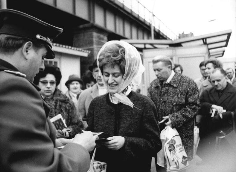 Passport control at Oberbaumbrucke, 1972