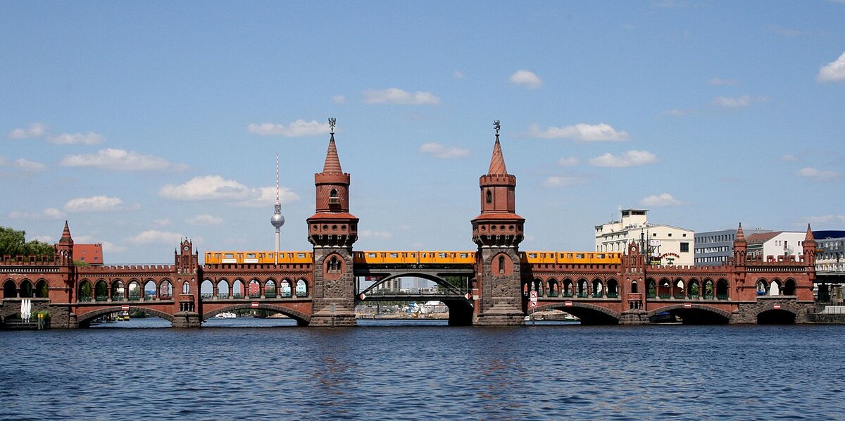 Oberbaumbrücke bridge spanning the River Spree, former East-West Berlin border crossing