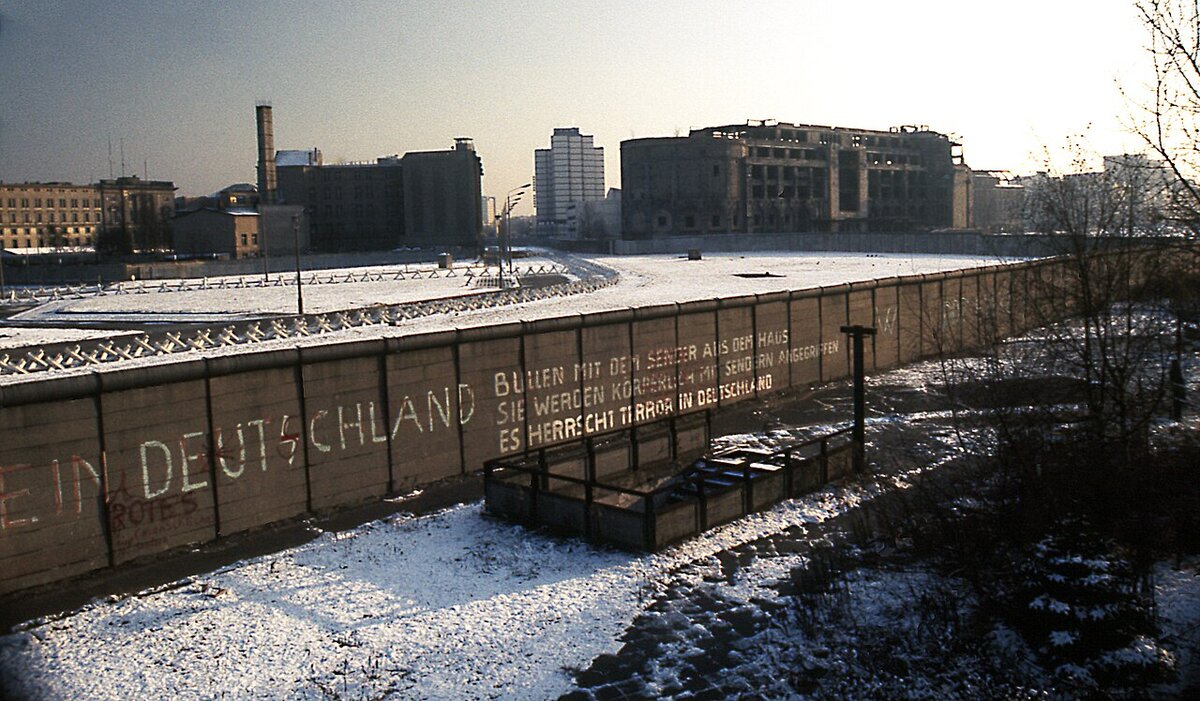 Berlin Wall Potsdamer Platz, looking east, November 1975
