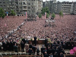 President Kennedy delivers his "Ich bin ein Berliner" speech to a crowd of over 120,000, 26 June 1963