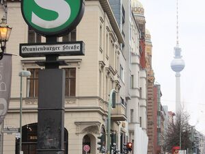 Berlin-Mitte, Eingang zum Bahnhof "Oranienburger Straße"