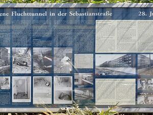 Gedenktafel für den Fluchttunnel in der Sebastianstraße 82, Berlin-Kreuzberg