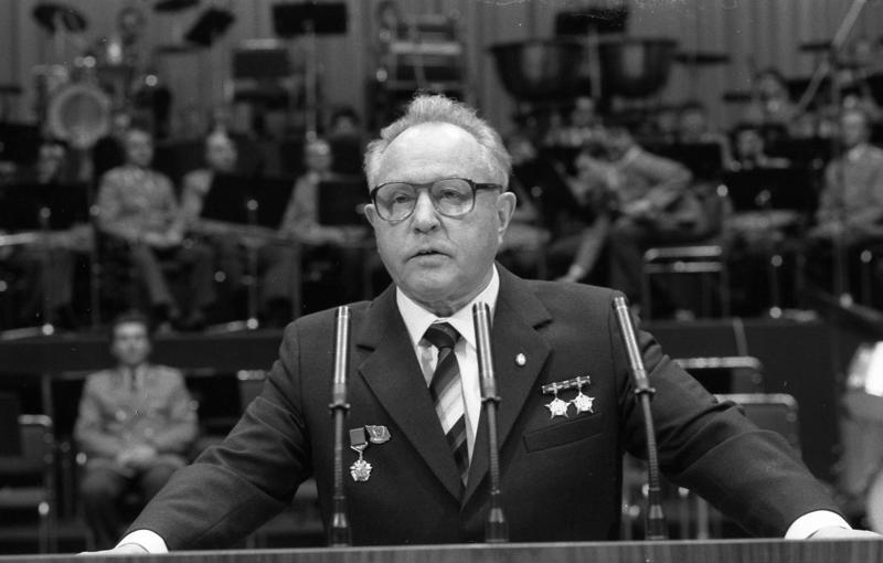 Erich Mielke speaking at a ceremony of the SV Dynamo sports association, 1983
