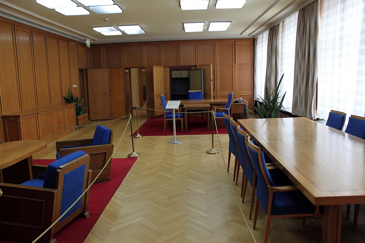 Das erhaltene Büro von Erich Mielke im Stasi-Museum