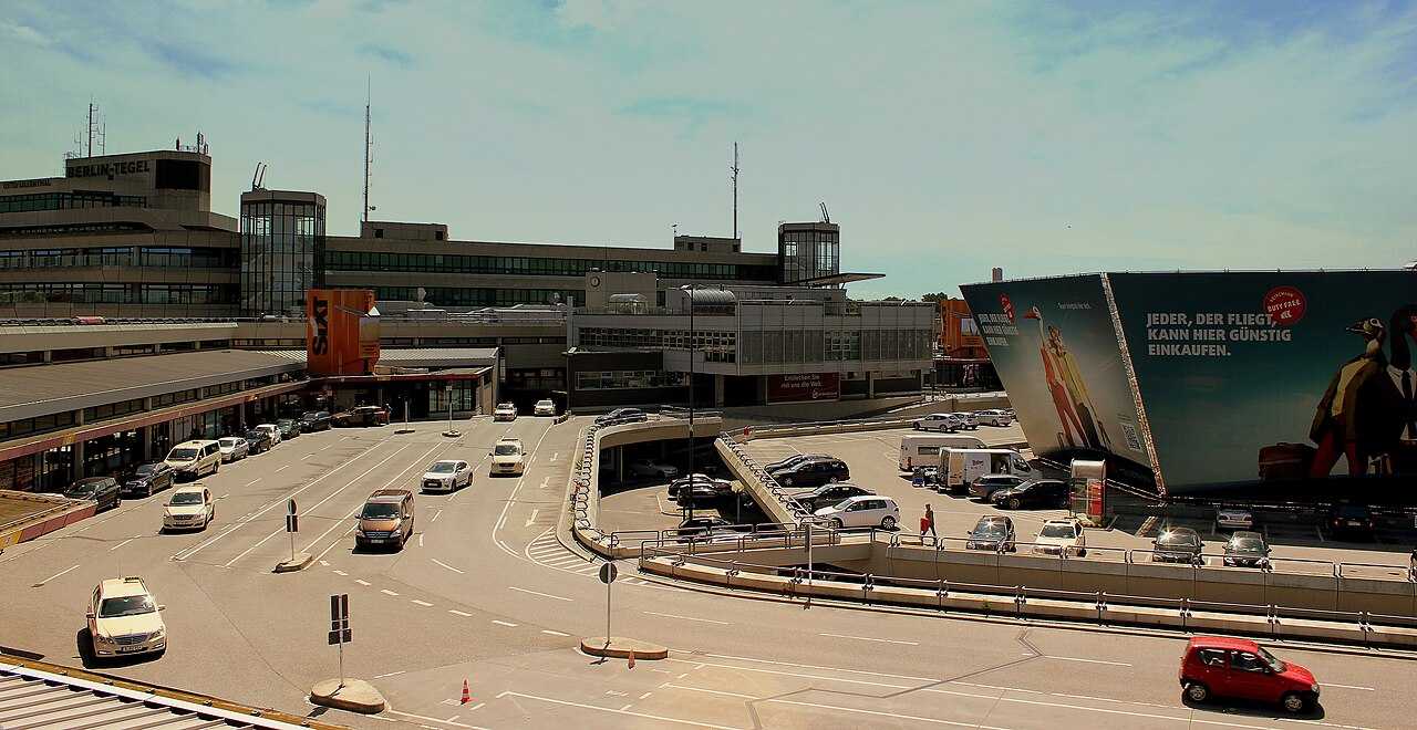 Tegel Airport's hexagonal Terminal A in operation, 2013