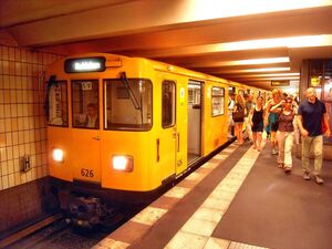 BVG A3L 92 am U-Bahnhof Stadtmitte, Linie U2, Berlin