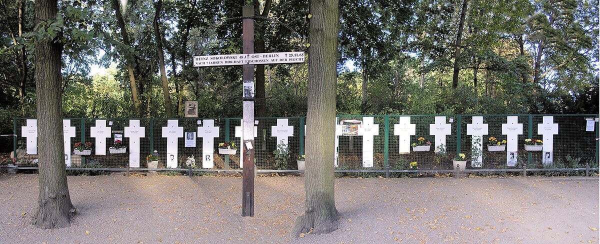 Weiße Kreuze