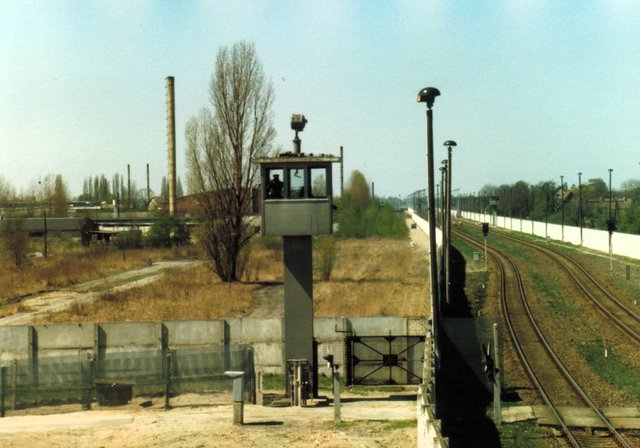staaken-railway-border-crossing-1986