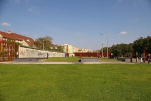 Berlin Wall Walking Tour: A Self-Guided Route Through History