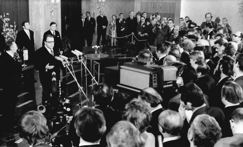 Il Trattato fondamentale e la Ostpolitik: come la distensione cambiò la vita accanto al Muro di Berlino