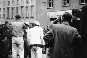 The 1953 East German Uprising: June 17 and the Road to the Wall